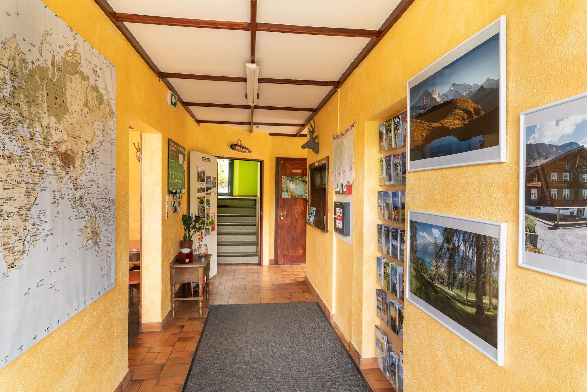 Vista Lobby Lake Lodge Hostel