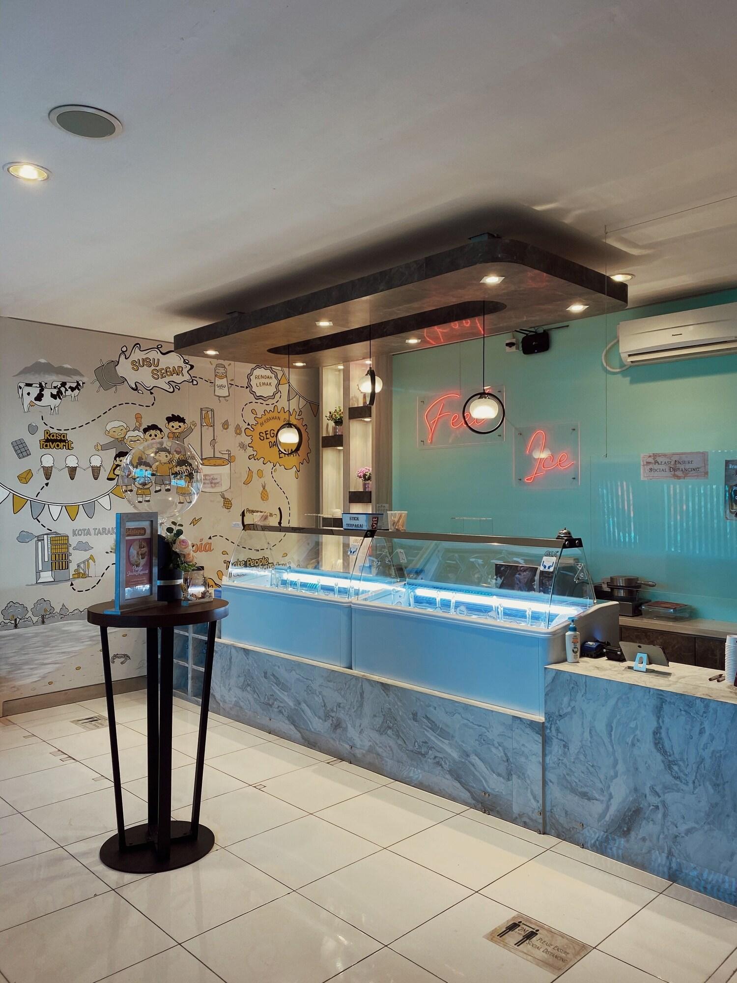 Bar/Salón Paradise by CaLia Tarakan