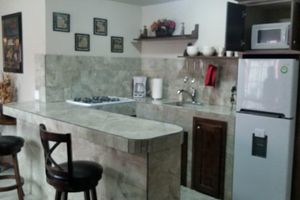 Alquiler Vacacional - The Olmsteads Apartment with a Private Hot Jacuzzi on the patio!