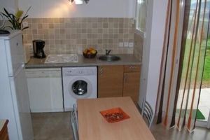 Alquiler Vacacional - Superb studio, view of the sea, garden, ground floor of villa in the countryside