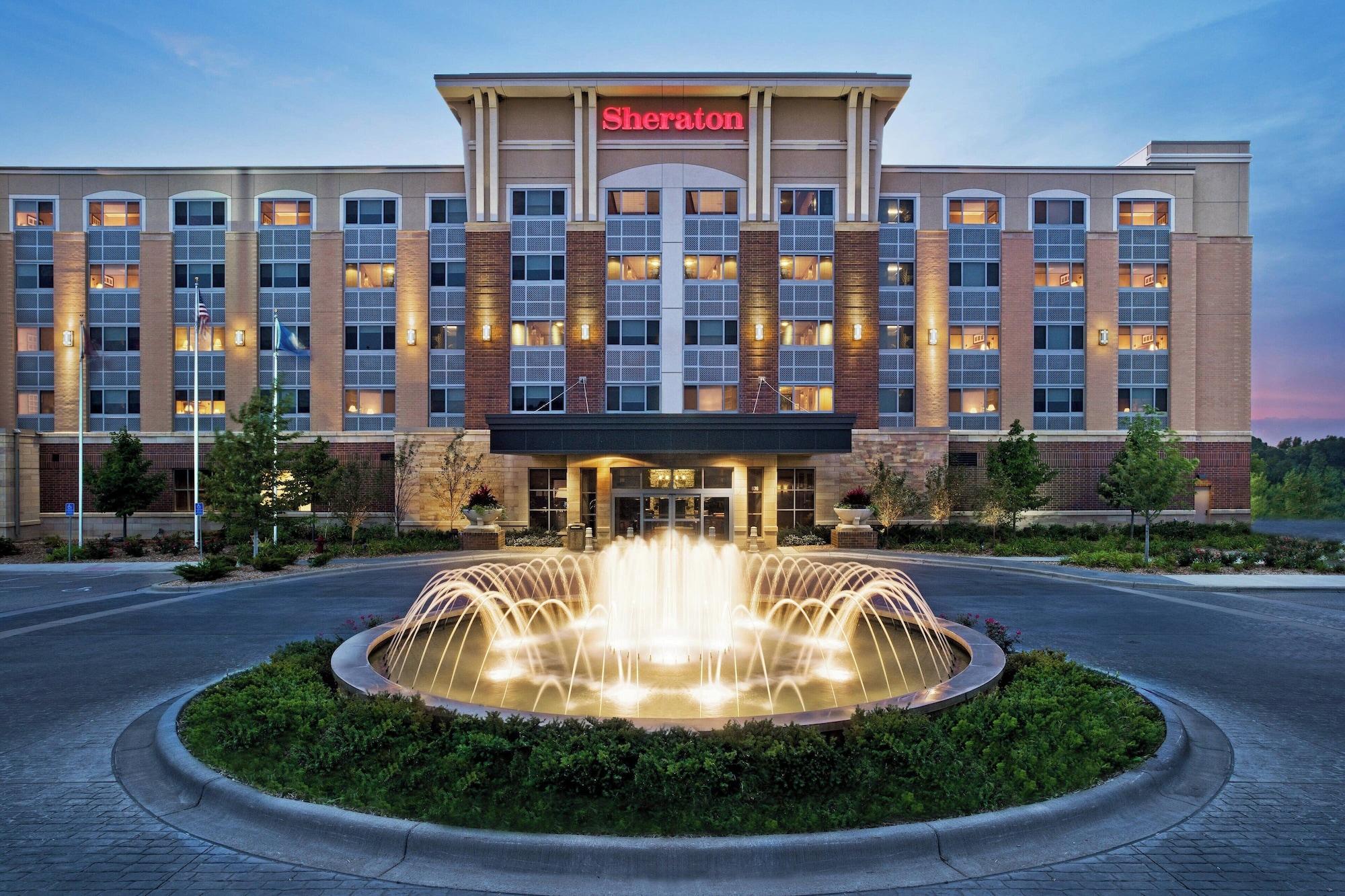 Vista Exterior Sheraton St. Paul Woodbury Hotel