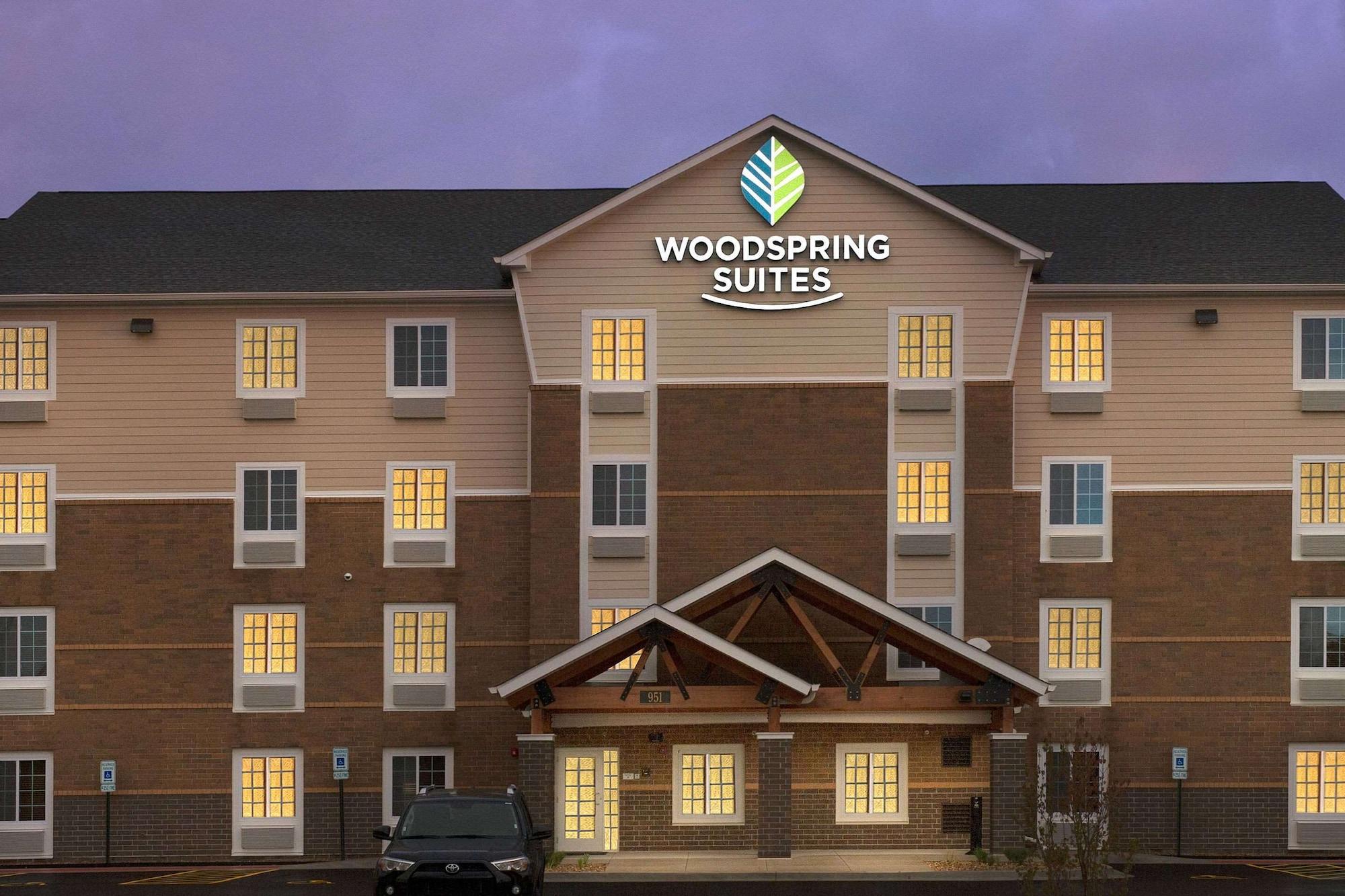 Vista Exterior WoodSpring Suites Chicago Darien