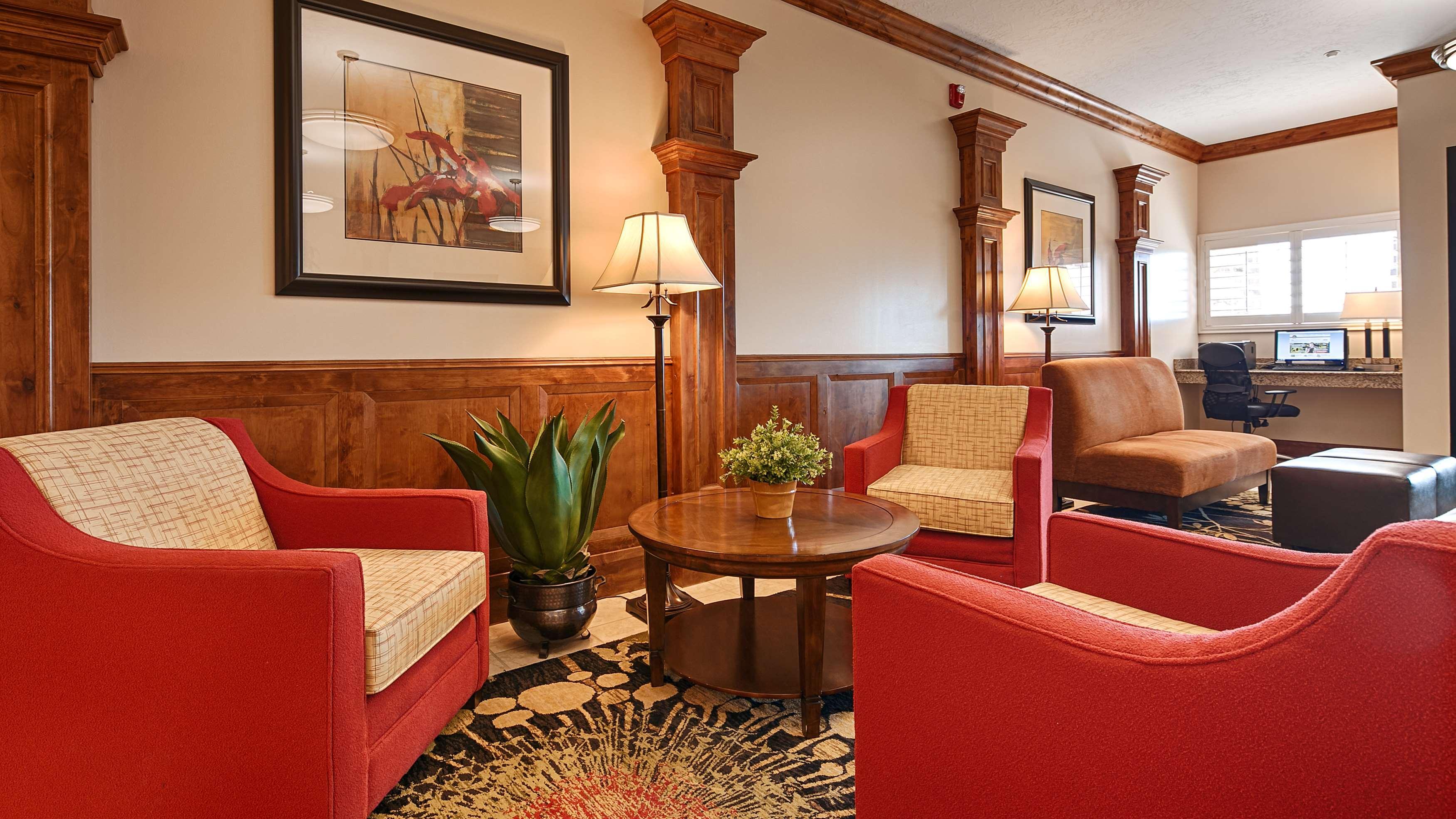 Vista Lobby Best Western Plus Landmark Hotel