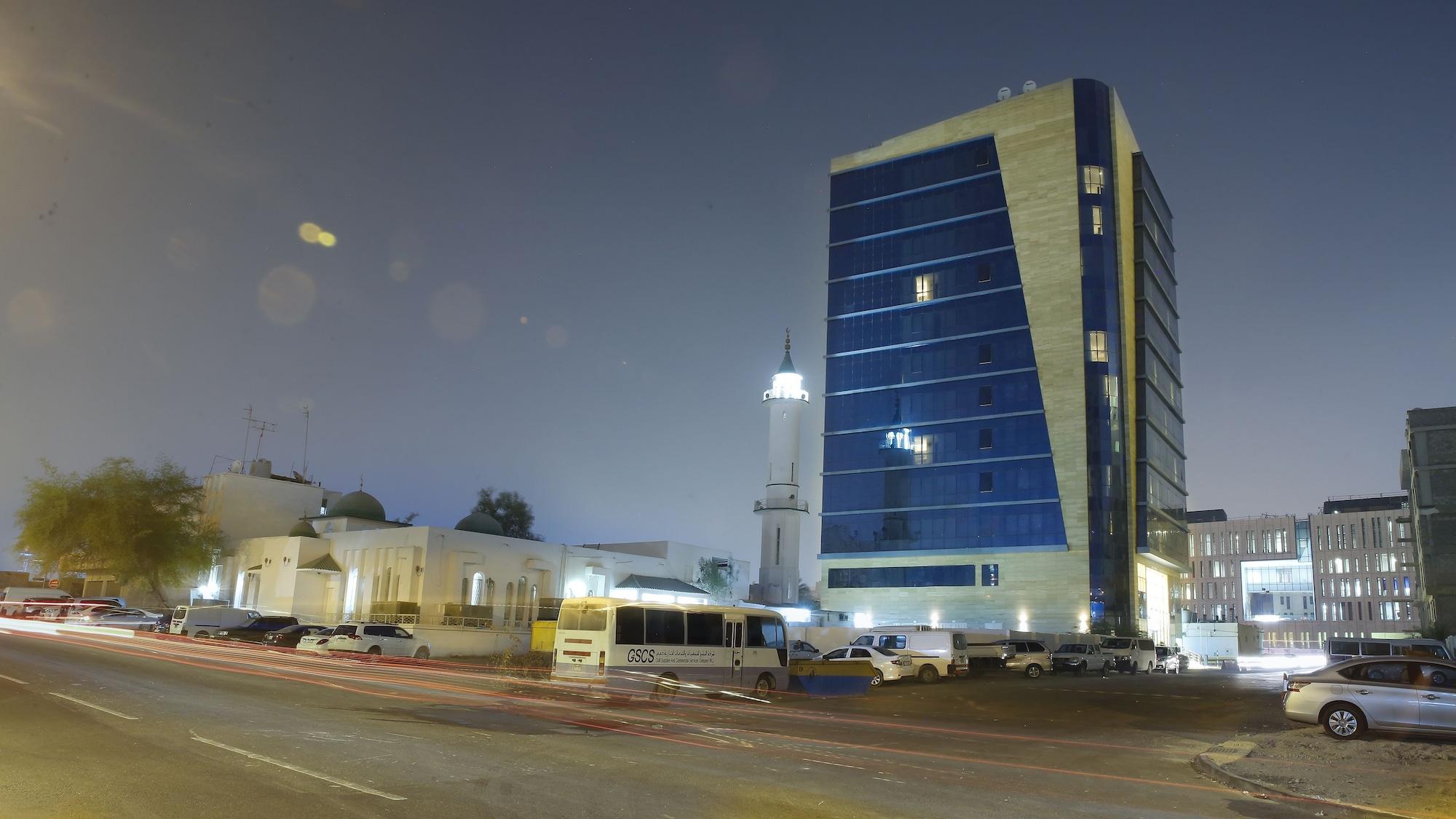 Vista Exterior The Castle Premium Hotel