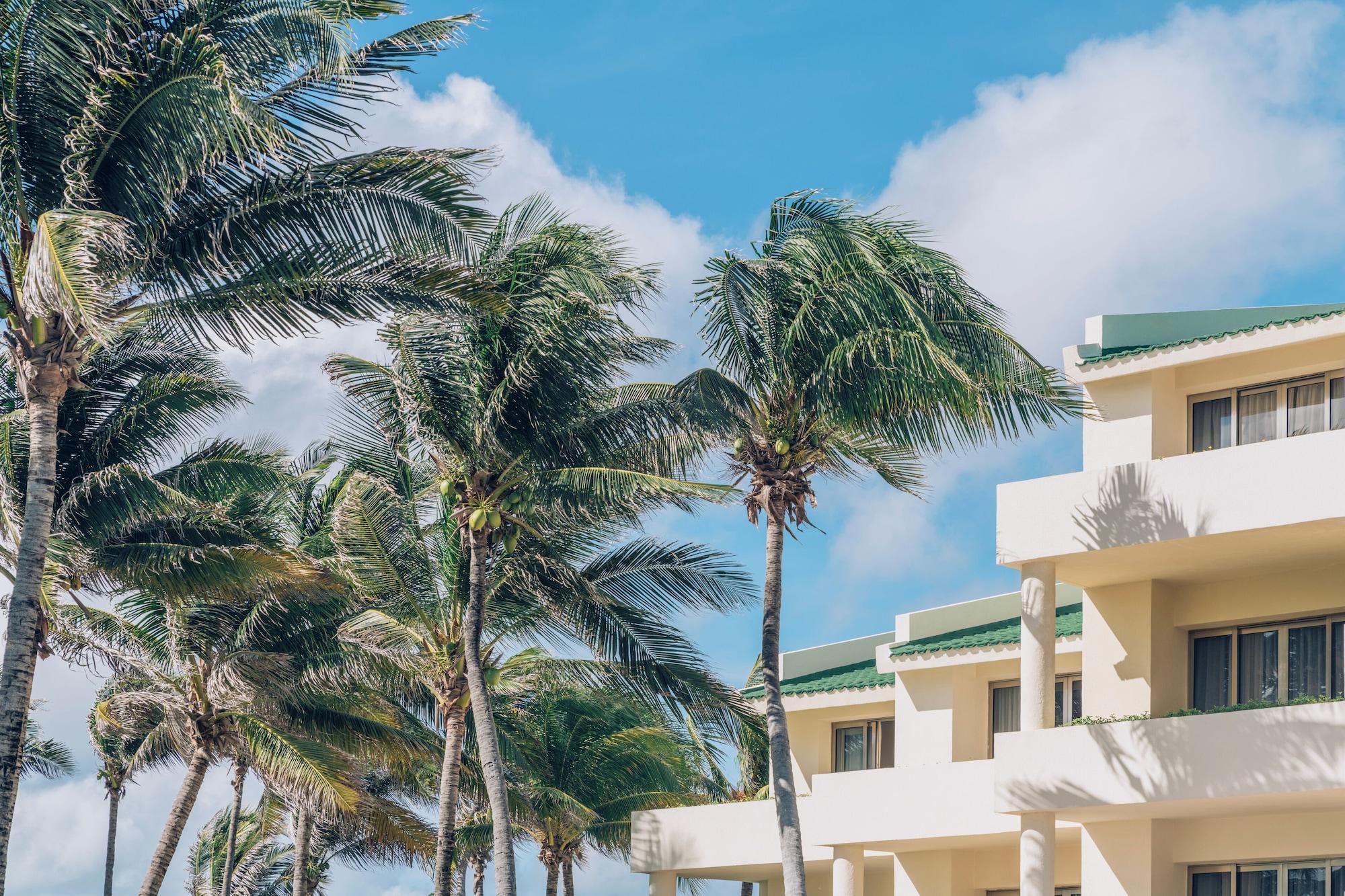 Vista Exterior Iberostar Selection Cancún - All Inclusive