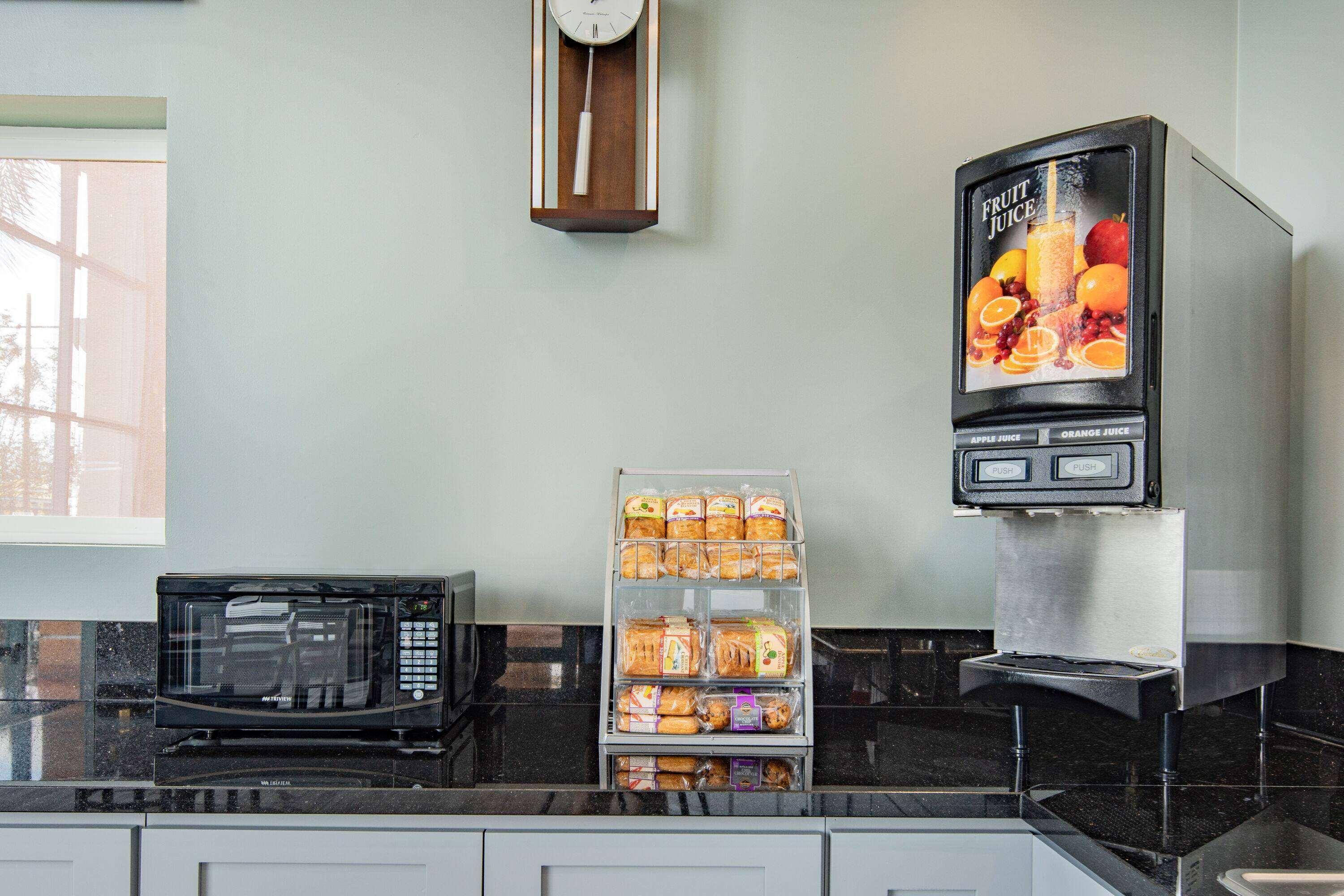 Restaurant Super 8 by Wyndham North Hollywood