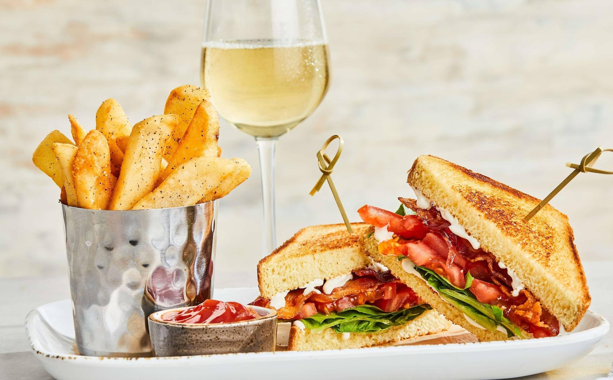 Restaurant Courtyard by Marriott Detroit Utica