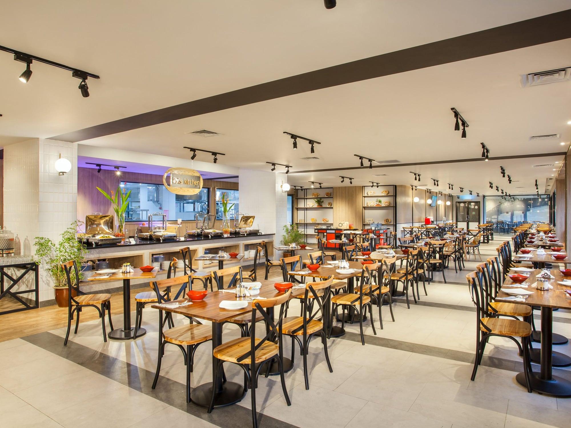 Restaurant ibis Pontianak City Center