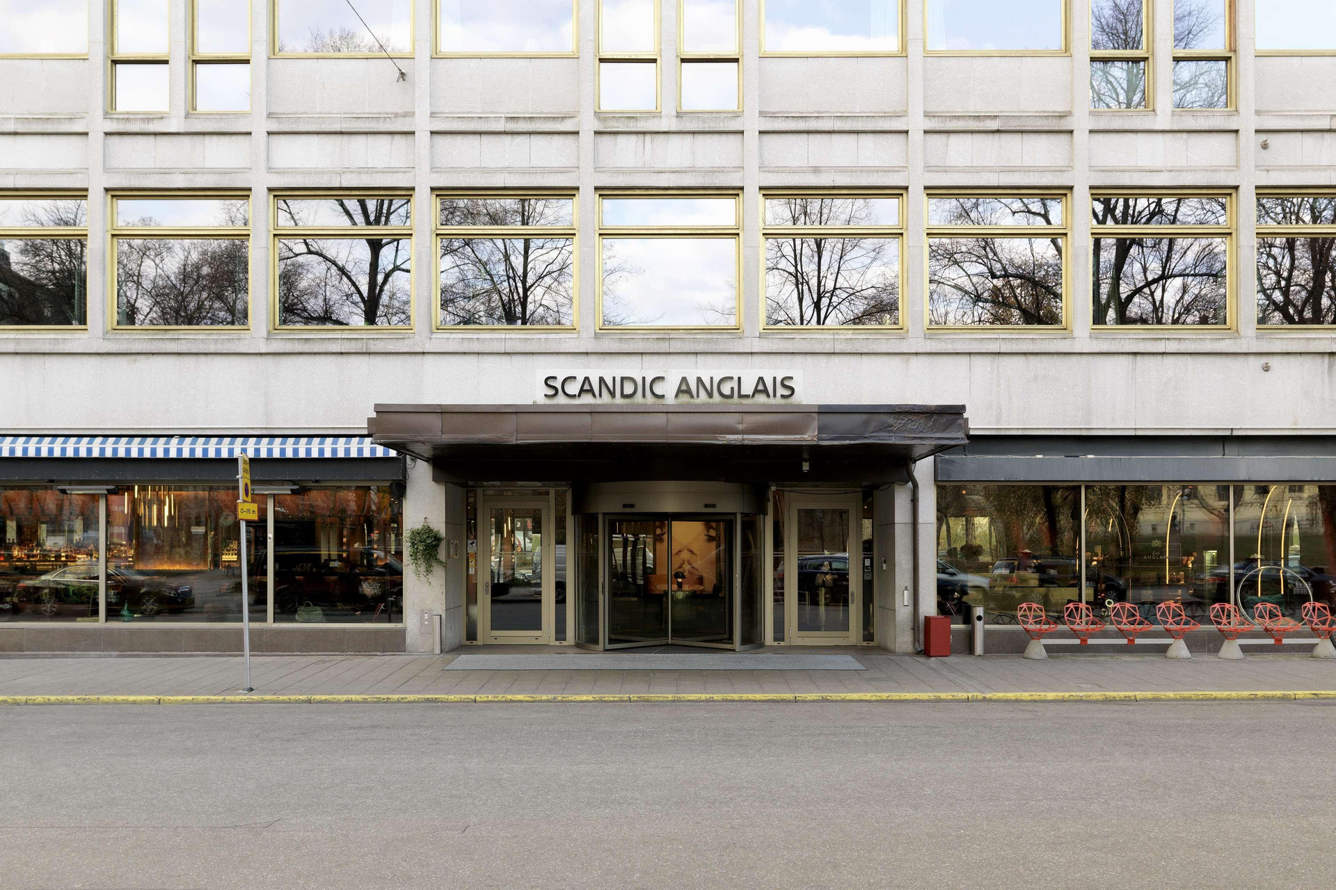 Vista Exterior Scandic Anglais