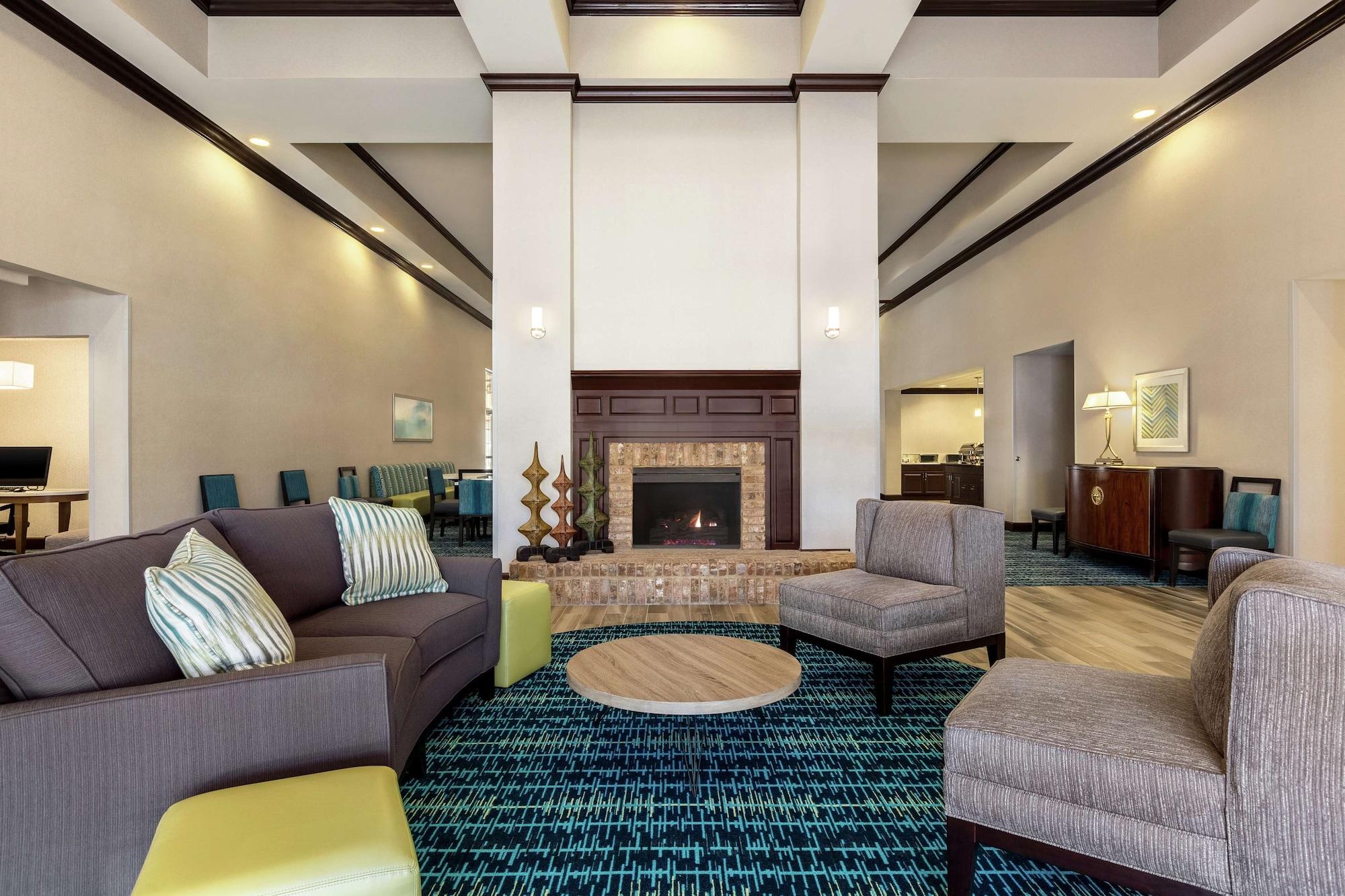 Vista Lobby Homewood Suites by Hilton Macon-North