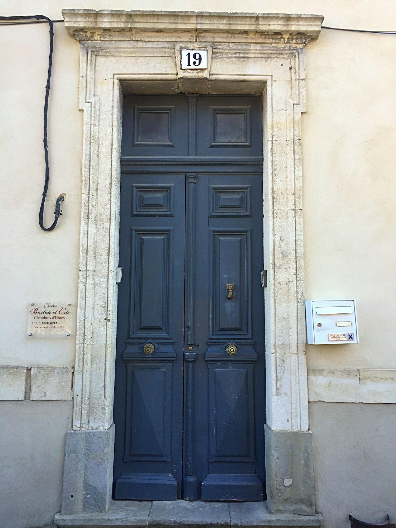 Vista Exterior Entre Bastide et Cite