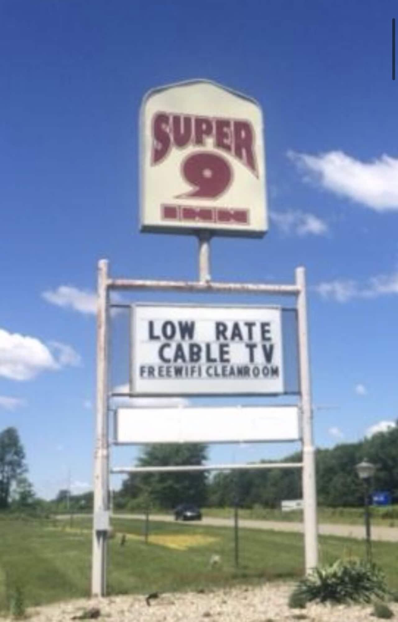 Vista Exterior Super9 inn