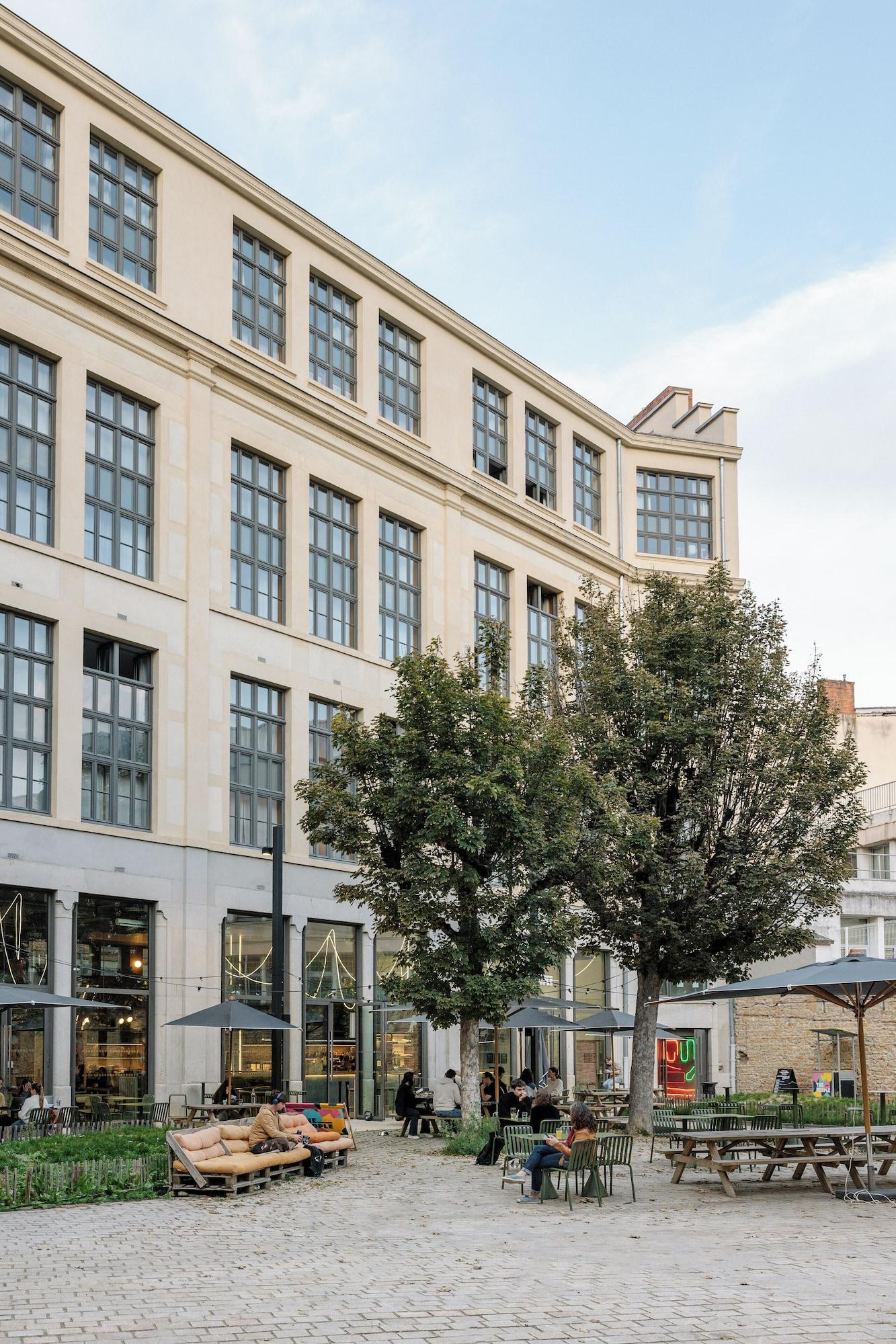 Vista Exterior The People Lyon