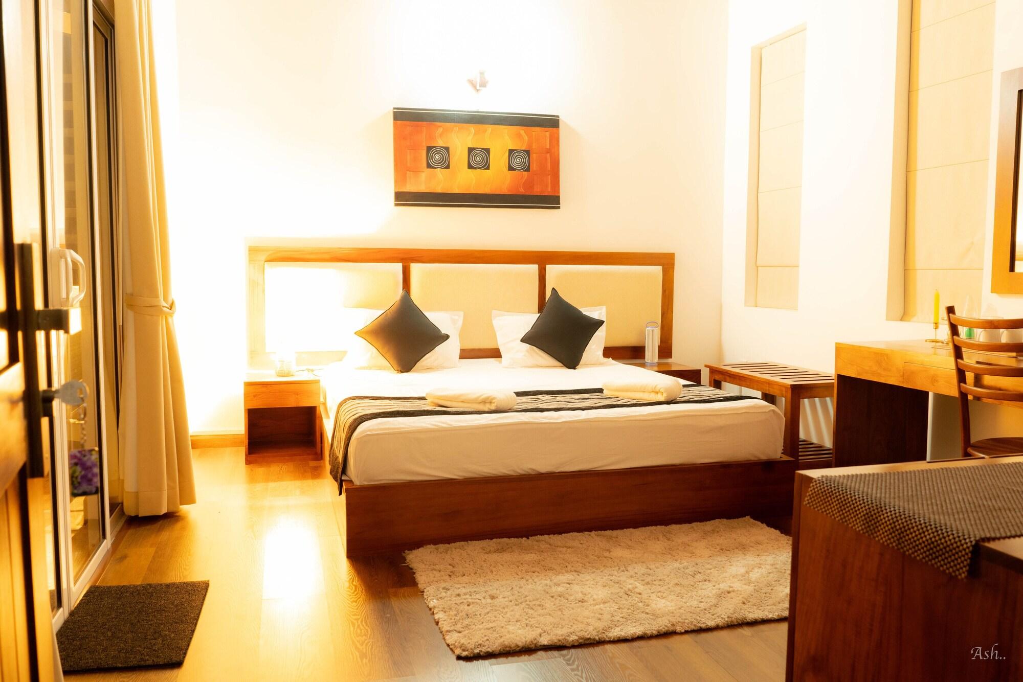 Varios Amandara Hills Kandy