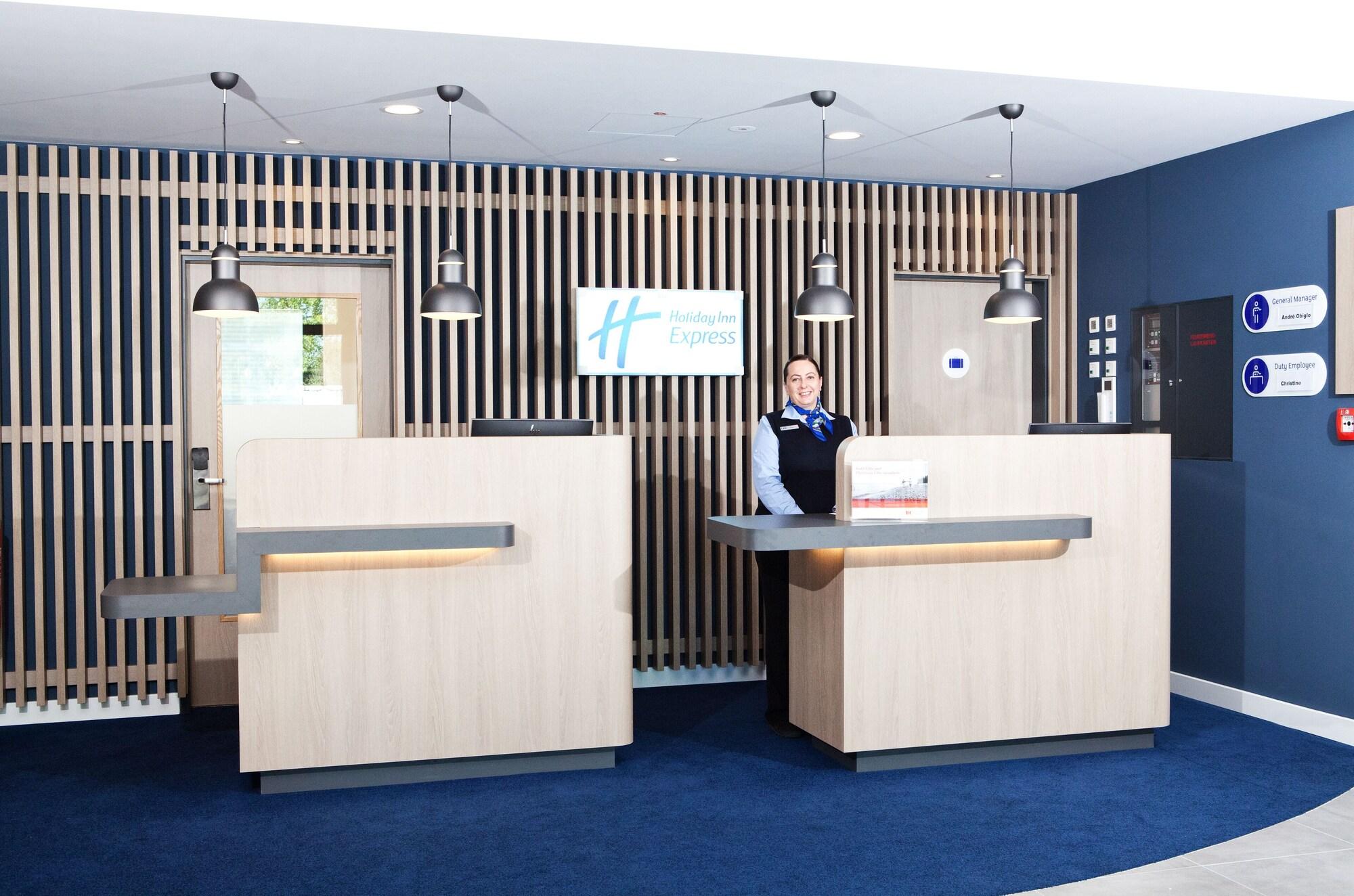 Vista Lobby Holiday Inn Express & Suites Basel Allschwil by IHG