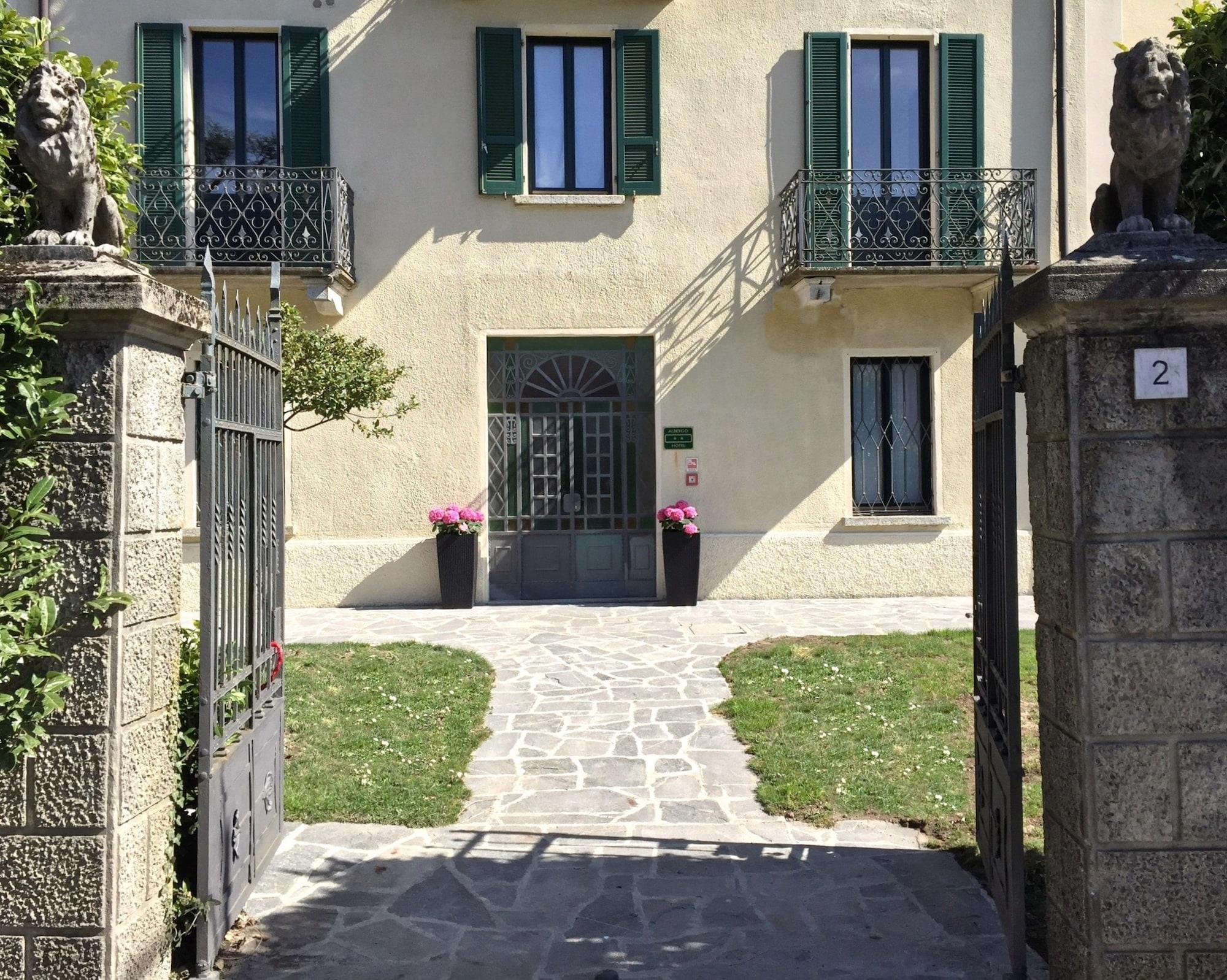 Vista Exterior Villa San Fedele