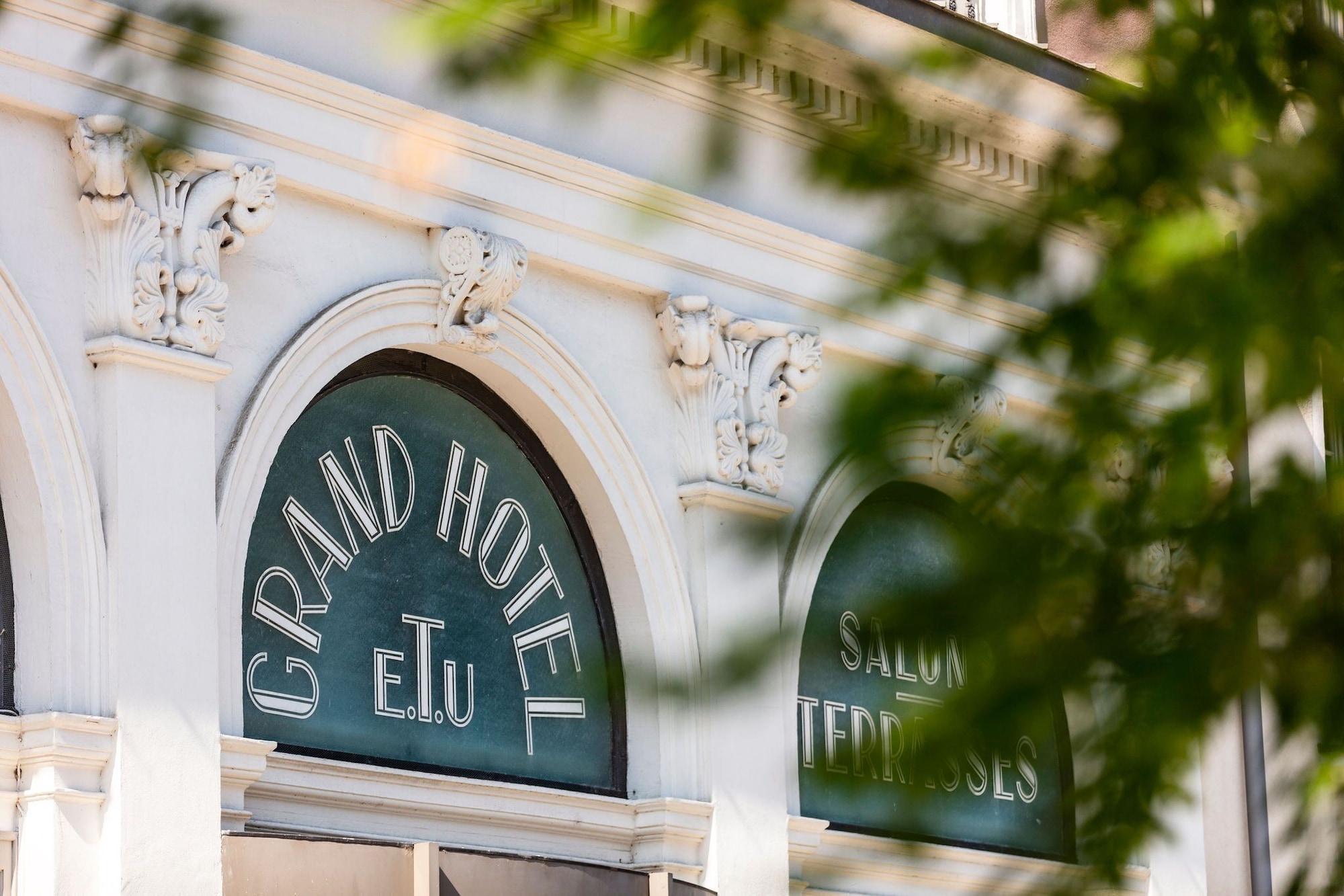 Vista Exterior Grand Hotel & Spa Uriage