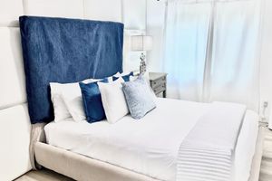 Alquiler Vacacional - Oceanfront Beach House, Fire Ring in Sand, Panoramic Doors, Walk to Dining