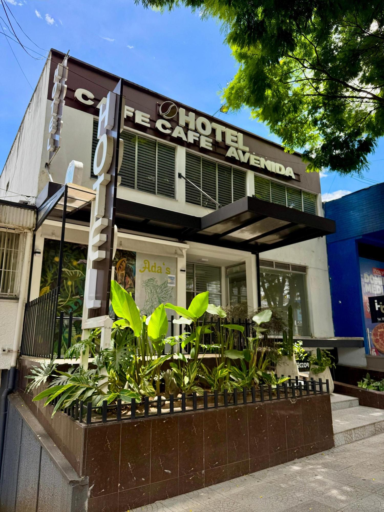 Vista Exterior Hotel Café  Café Avenida