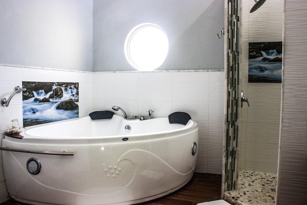 Baño A La Bella Noni
