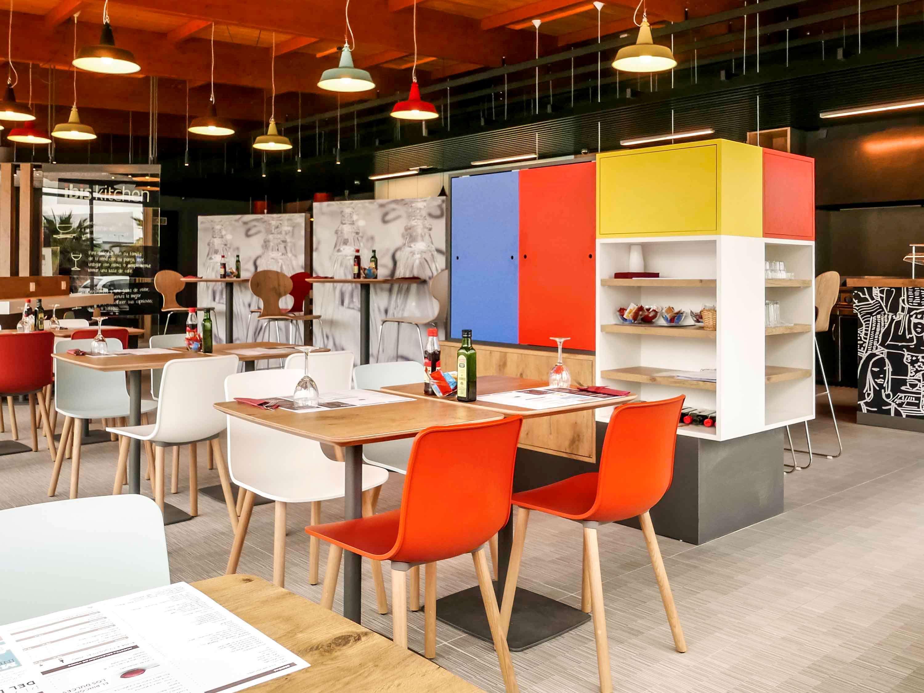 Bar/Salón Ibis Hotel Alicante