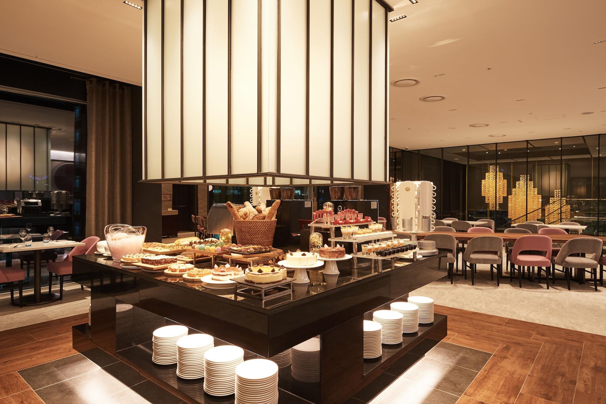 Restaurant L7 GANGNAM by LOTTE