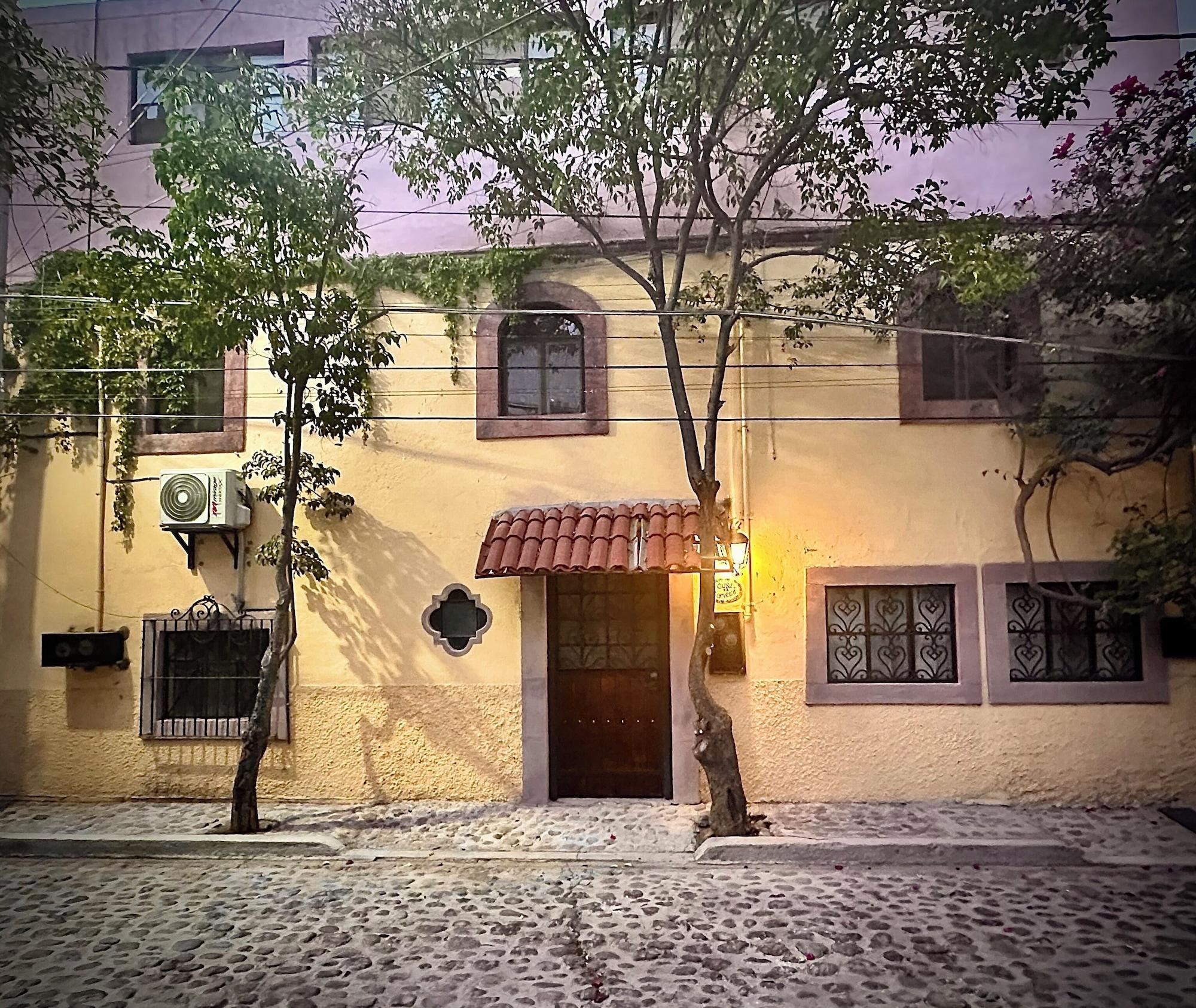 Vista Exterior Boutique Hotel Casa Camellia