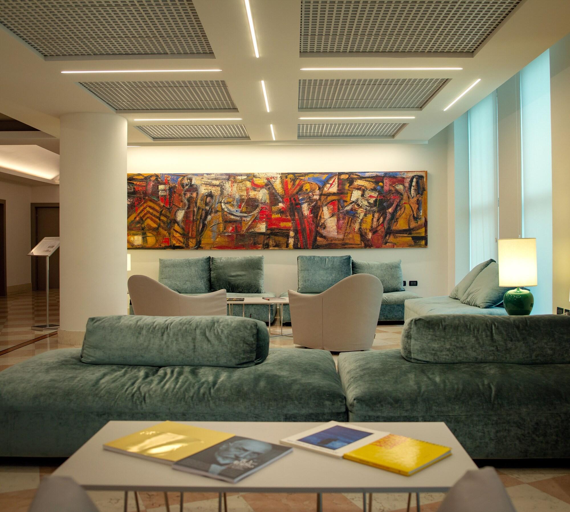 Vista Lobby Hotel President