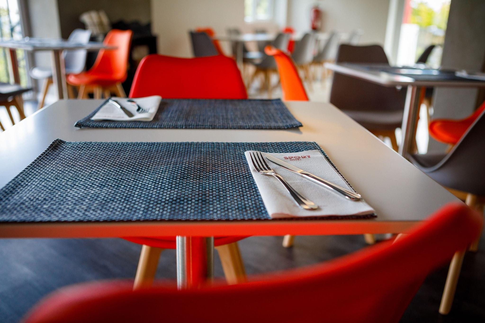 Restaurant Sport Hotel Gym + SPA