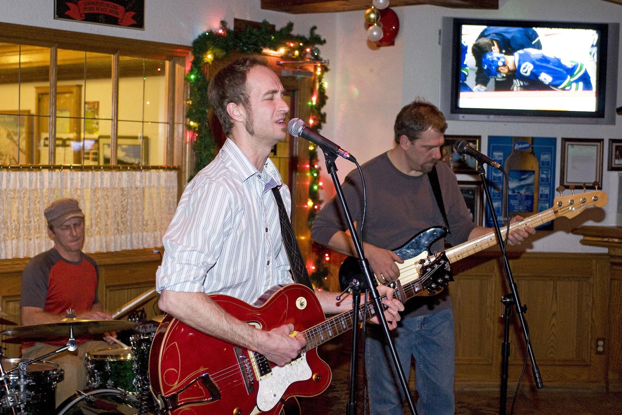 Bar/Salón Whistler's Inn