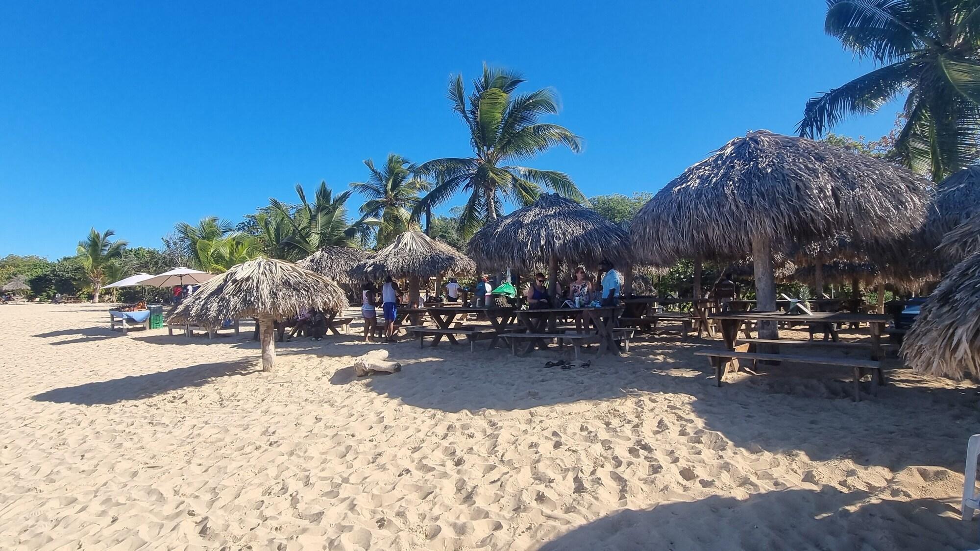 Playa La Botanica Tropical