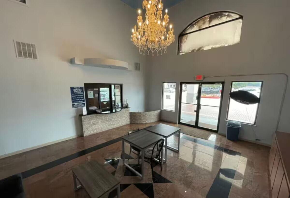 Vista Lobby The Way Inn by OYO Spencer