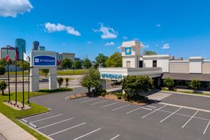 Alojamiento - Wyndham Riverfront Little Rock