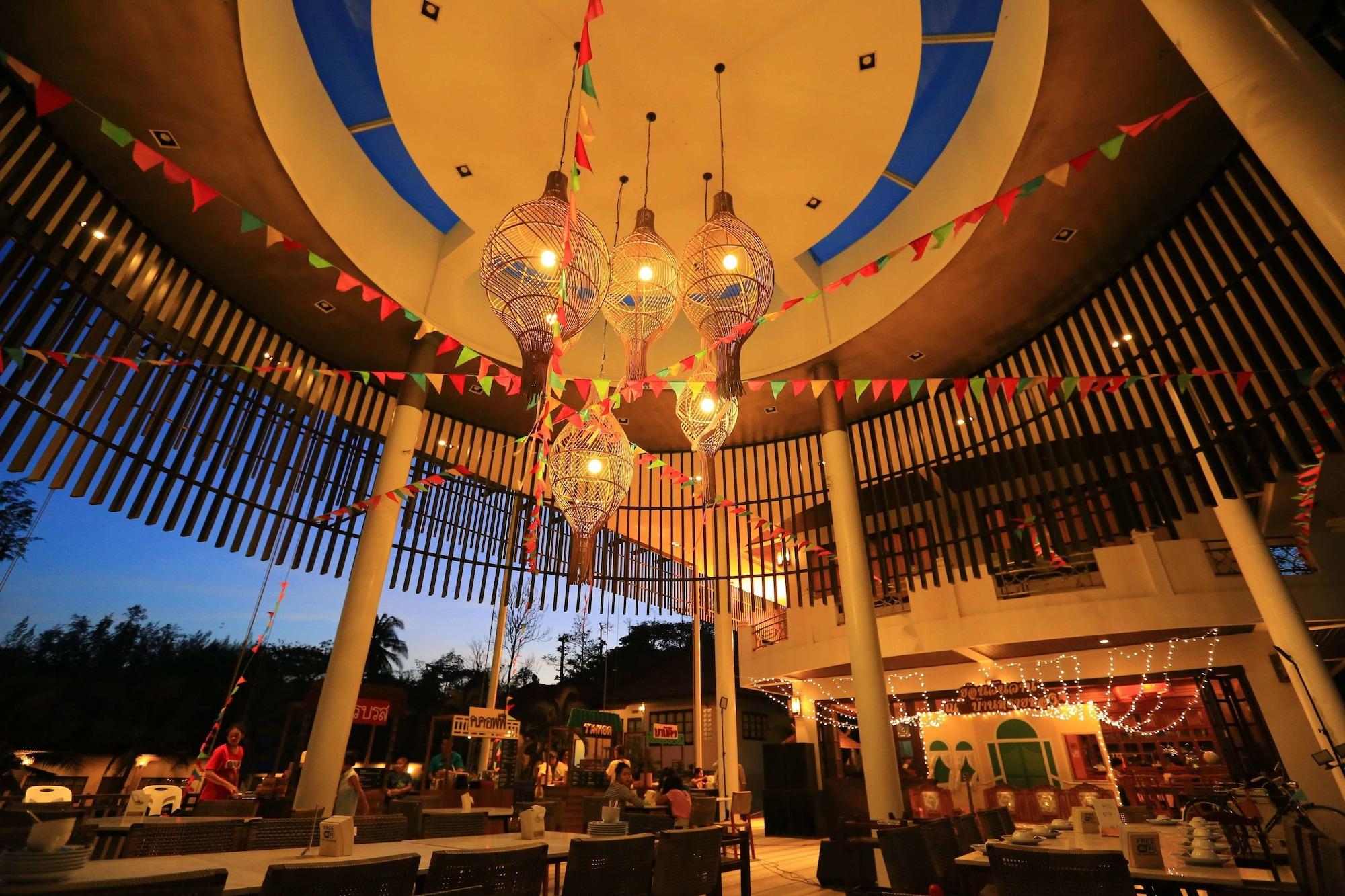 Restaurant Bansaithong Beach Resort