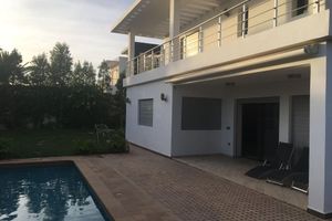 Alquiler Vacacional - Luxurious 5 Bedrooms Villa Ref HI51053