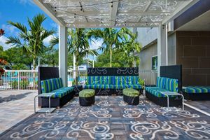 Alojamiento - Home2 Suites Naples I-75 Pine Ridge Road, FL