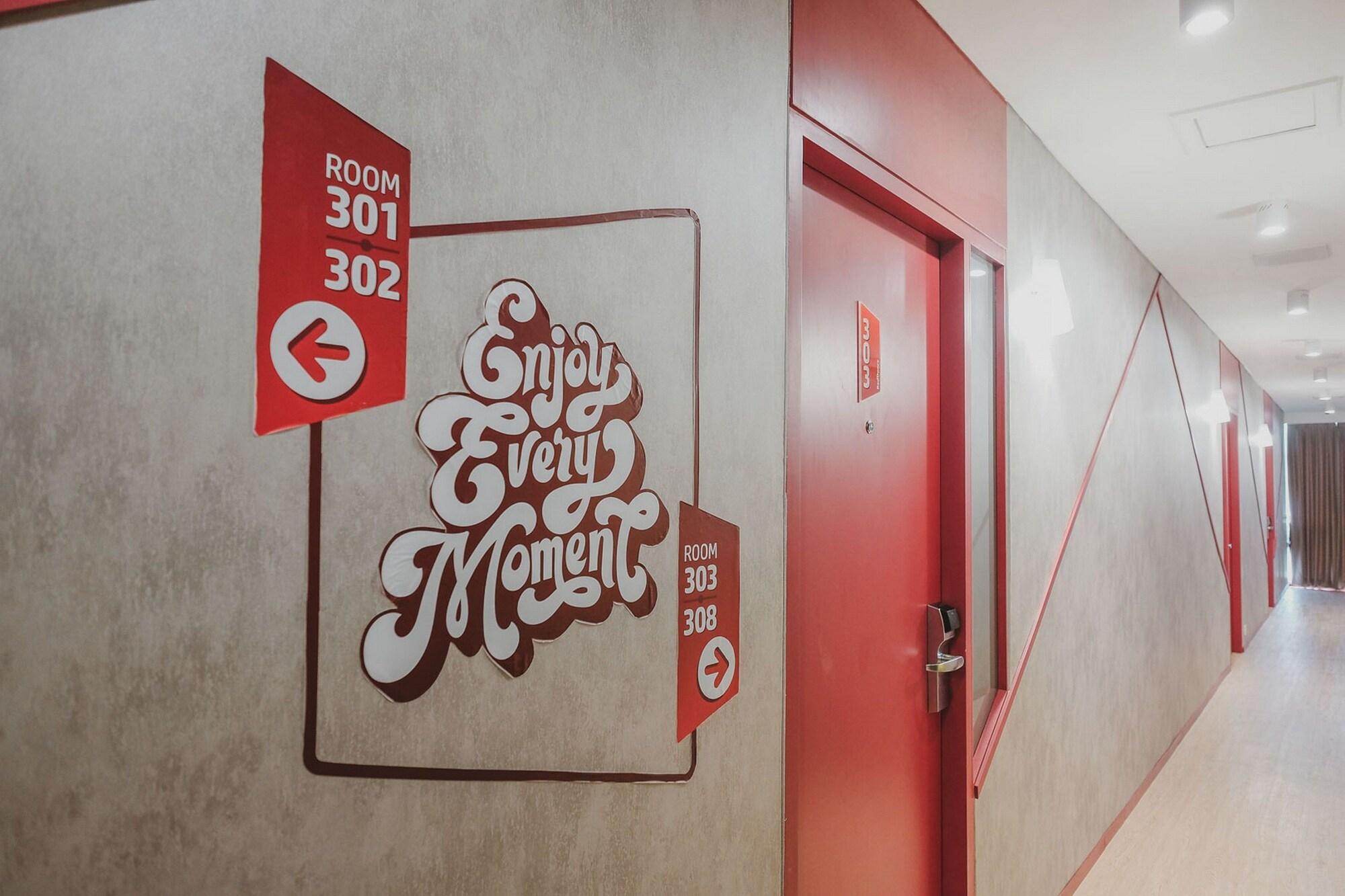 Vista Lobby RedDoorz Plus @ Thamrin