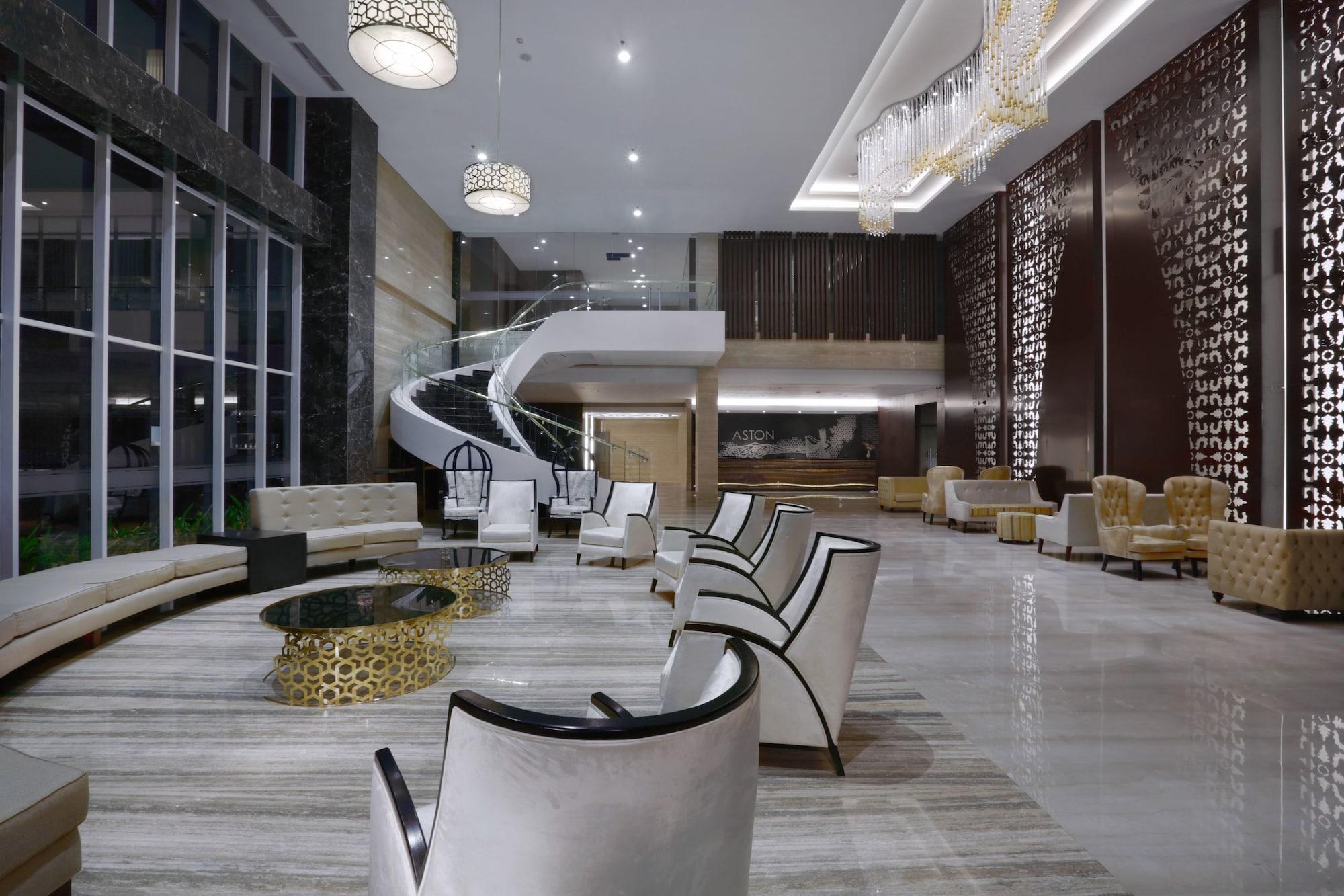 Vista Lobby Aston Banyuwangi Hotel & Conference Center