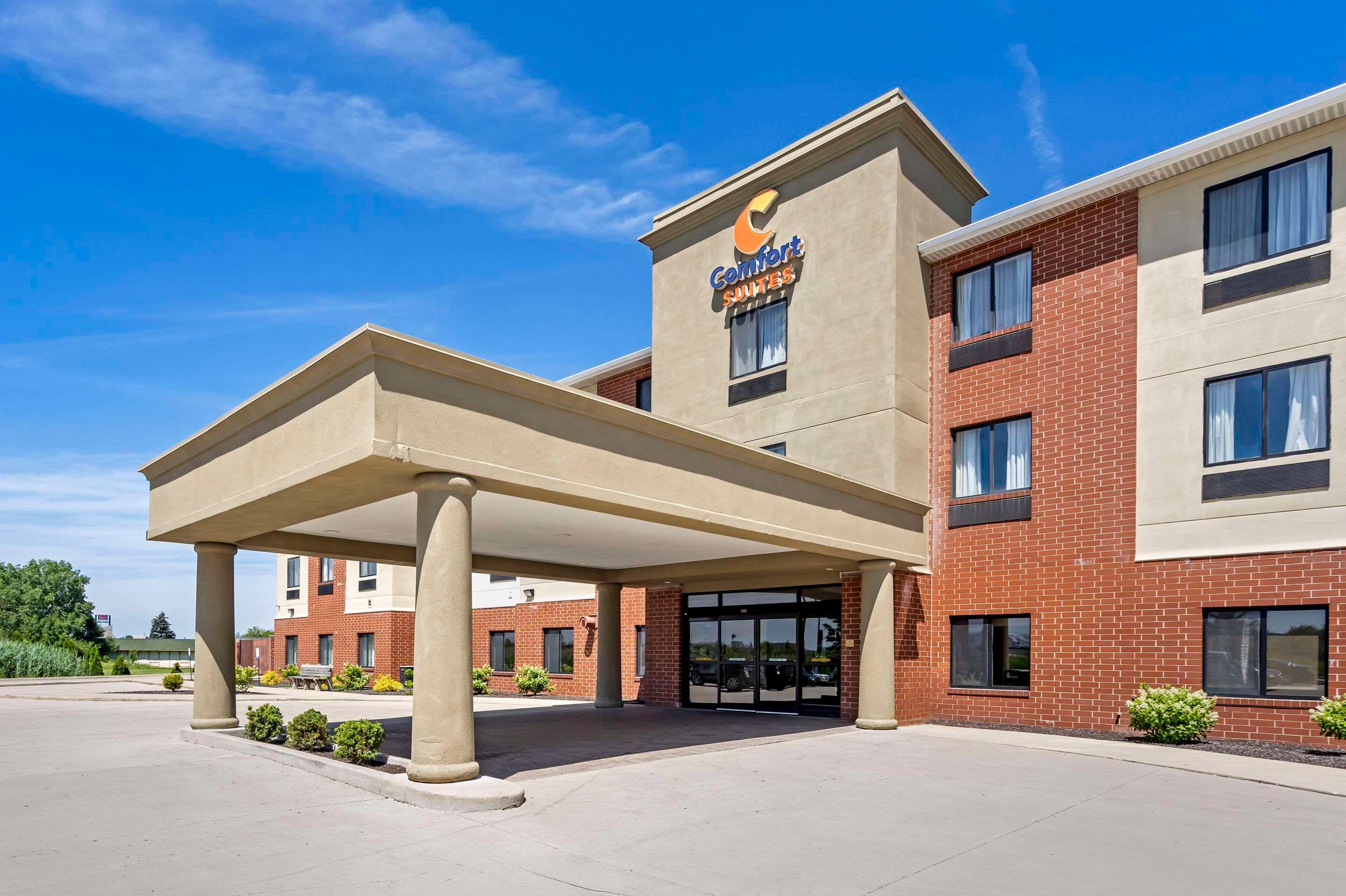 Vista Exterior Comfort Suites Merrillville Near Us 30
