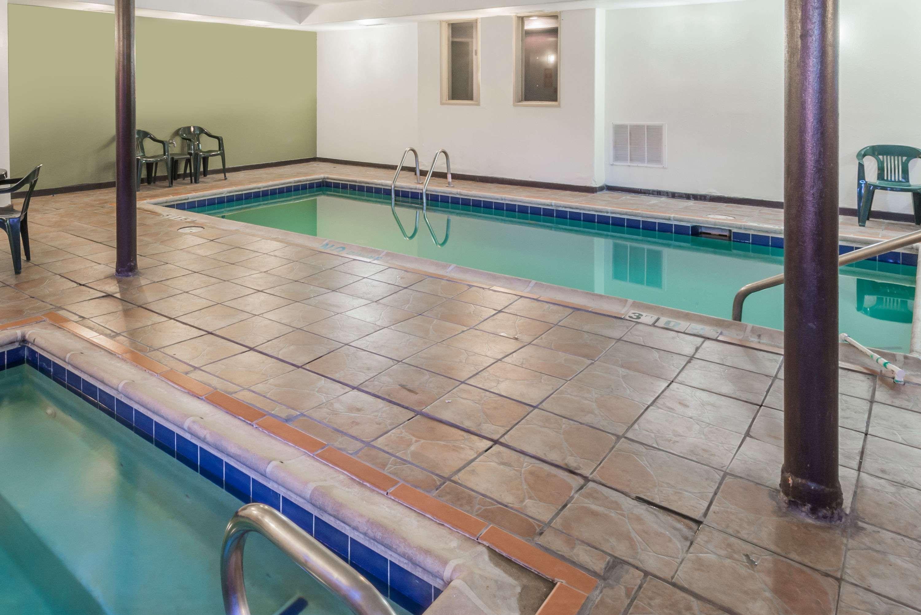 Vista Piscina Baymont by Wyndham Pueblo