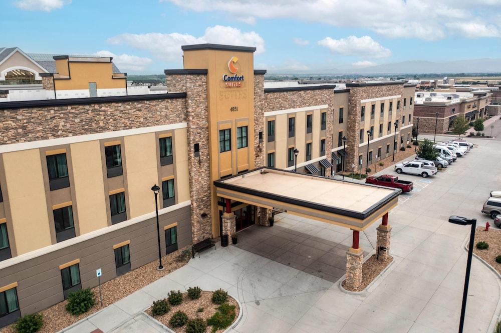 Vista Exterior Comfort Suites Loveland
