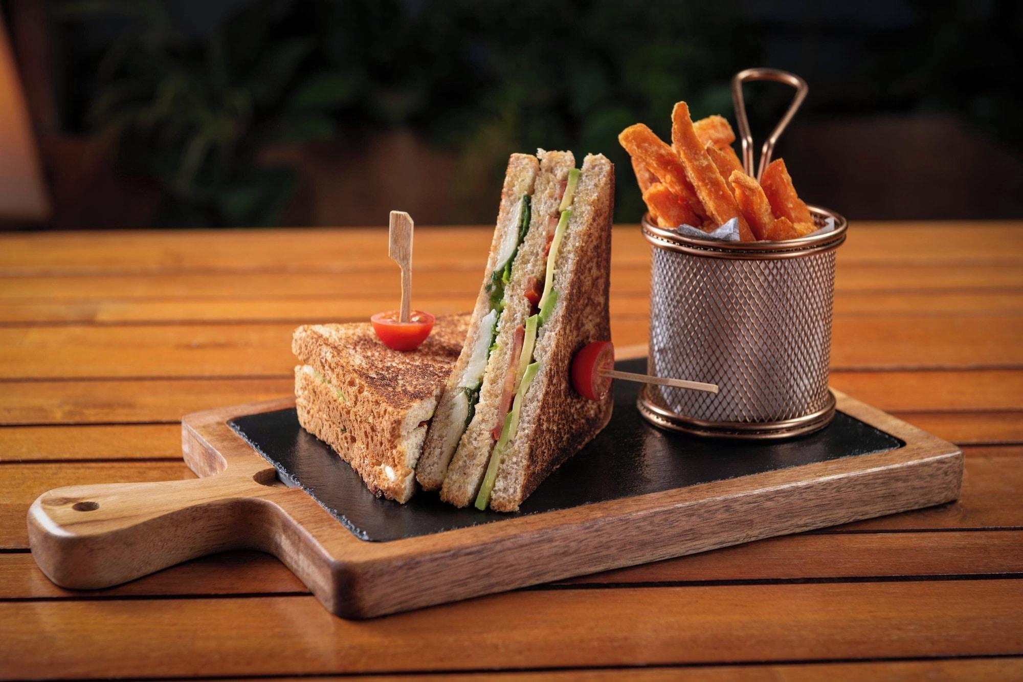 Restaurant Four Points By Sheraton Barcelona Diagonal