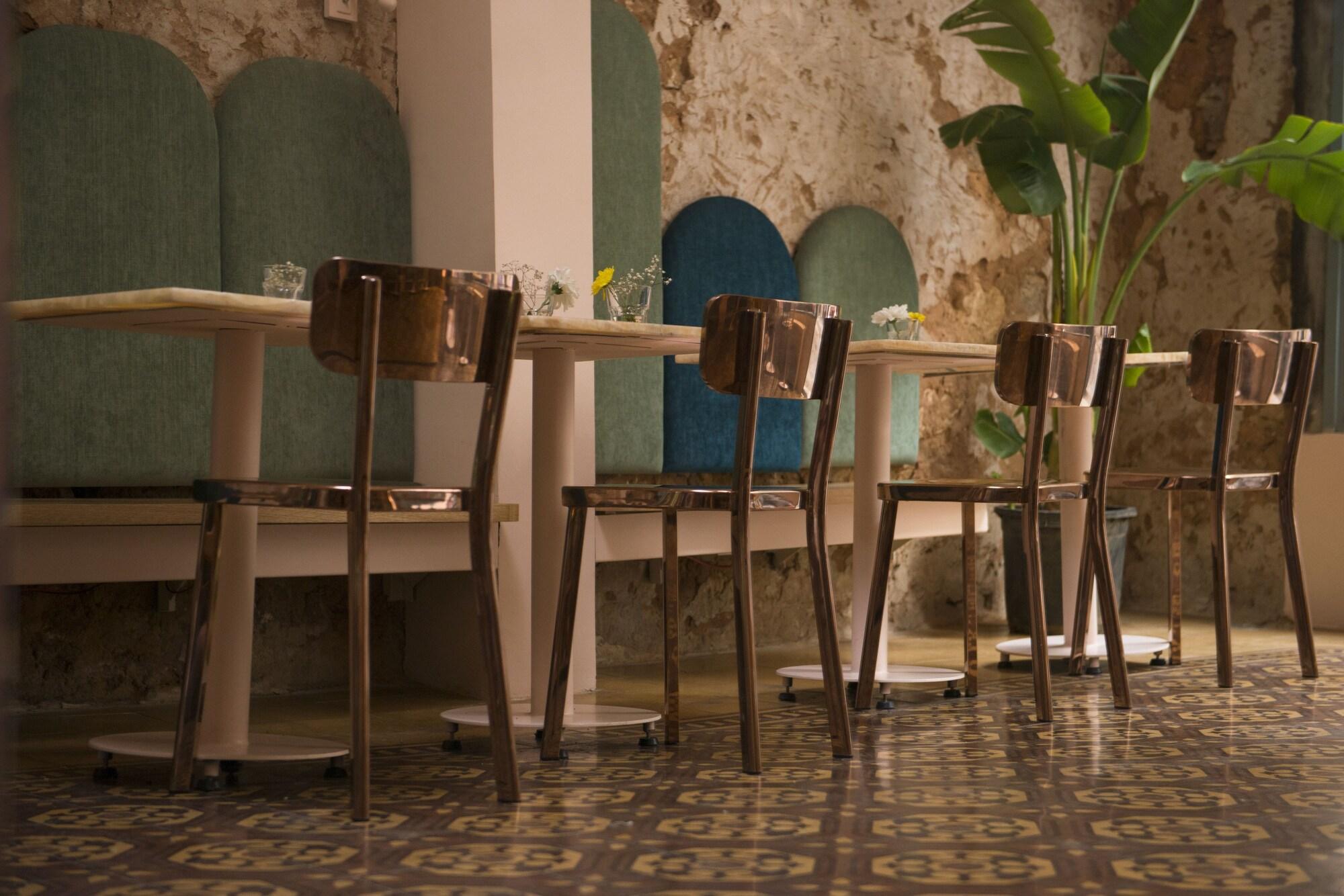 Bar/Salón Lost