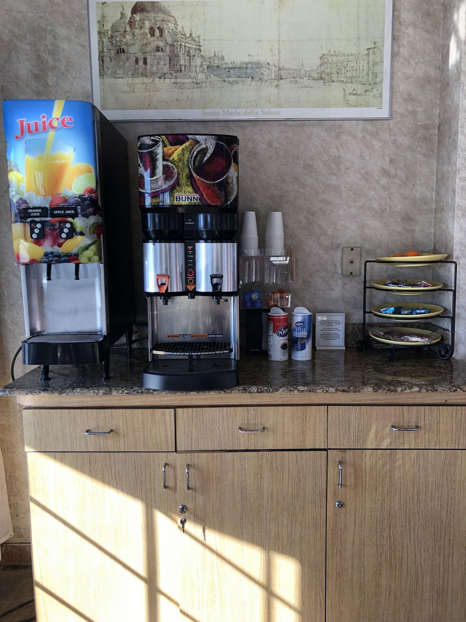 Restaurant Travelers Inn
