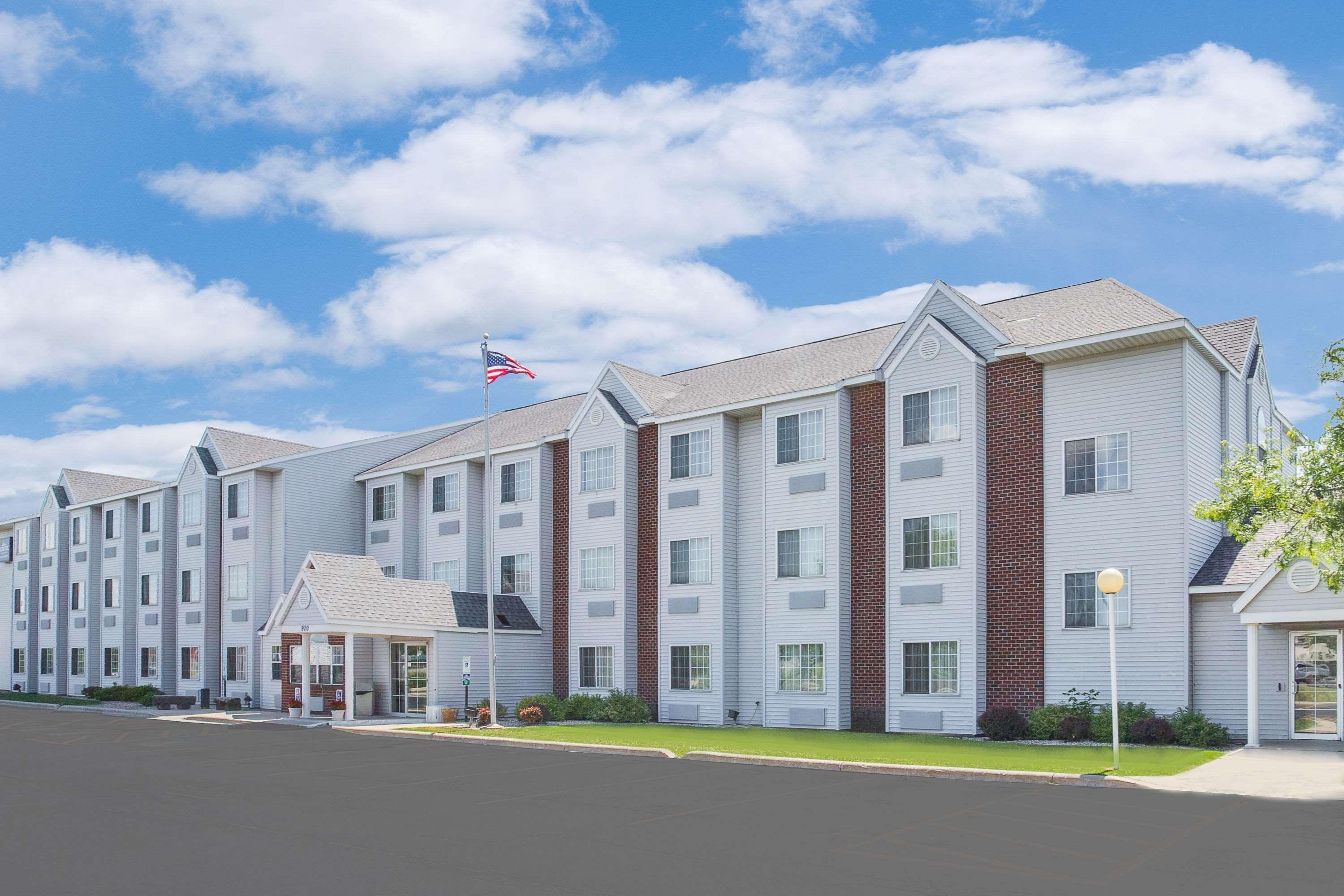Vista Exterior Microtel Inn & Suites By Wyndham Fond Du Lac