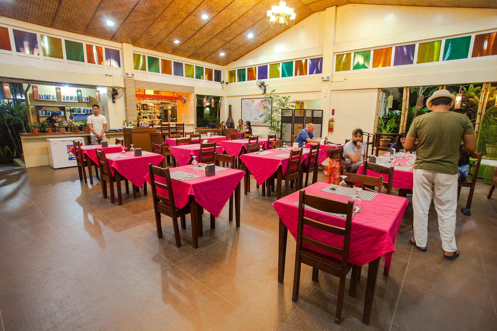 Restaurant Blue Lagoon Inn & Suites