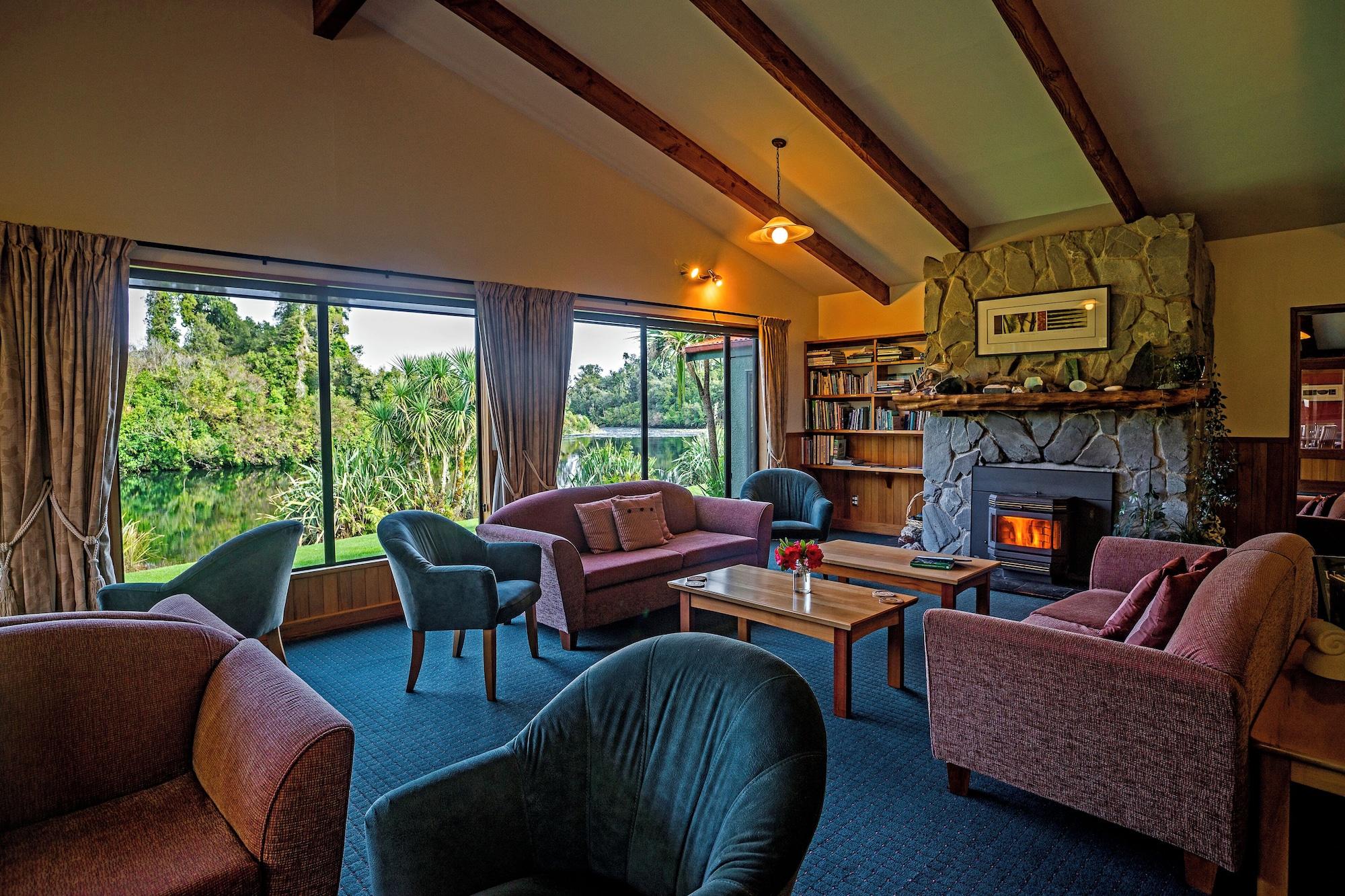 Bar/Salón Wilderness Lodge Lake Moeraki