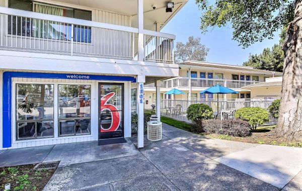 Motel 6 Oakland, CA - Embarcadero