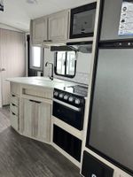 Alojamiento - Cozy 2-bedroom RV w/AC, WiFi in charming Yelm Near Casino/Fishing/river floating