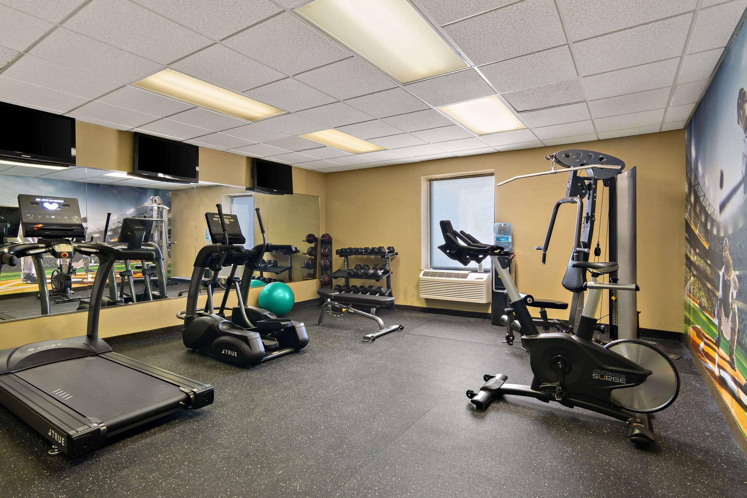 Instalaciones Recreativas Rodeway Inn Bloomington near I-55 and University